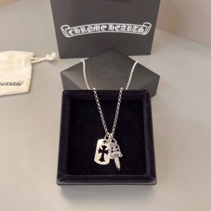 Ch**me He**ts necklaces